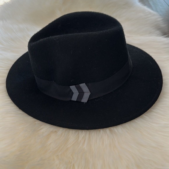 Max Love Wool Hat NWT - Picture 1 of 12